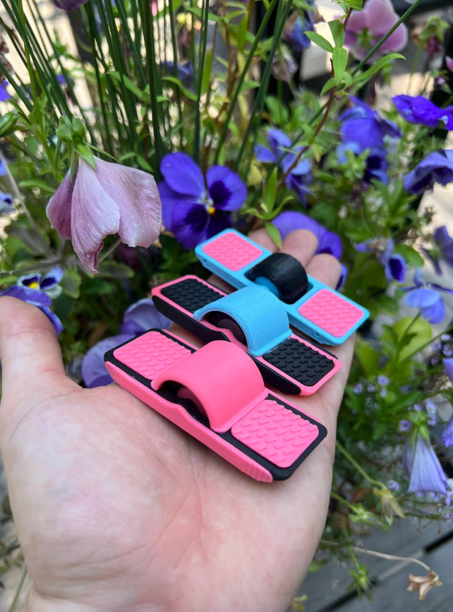 Overstock Mini OneWheel Figure / Finger Toy