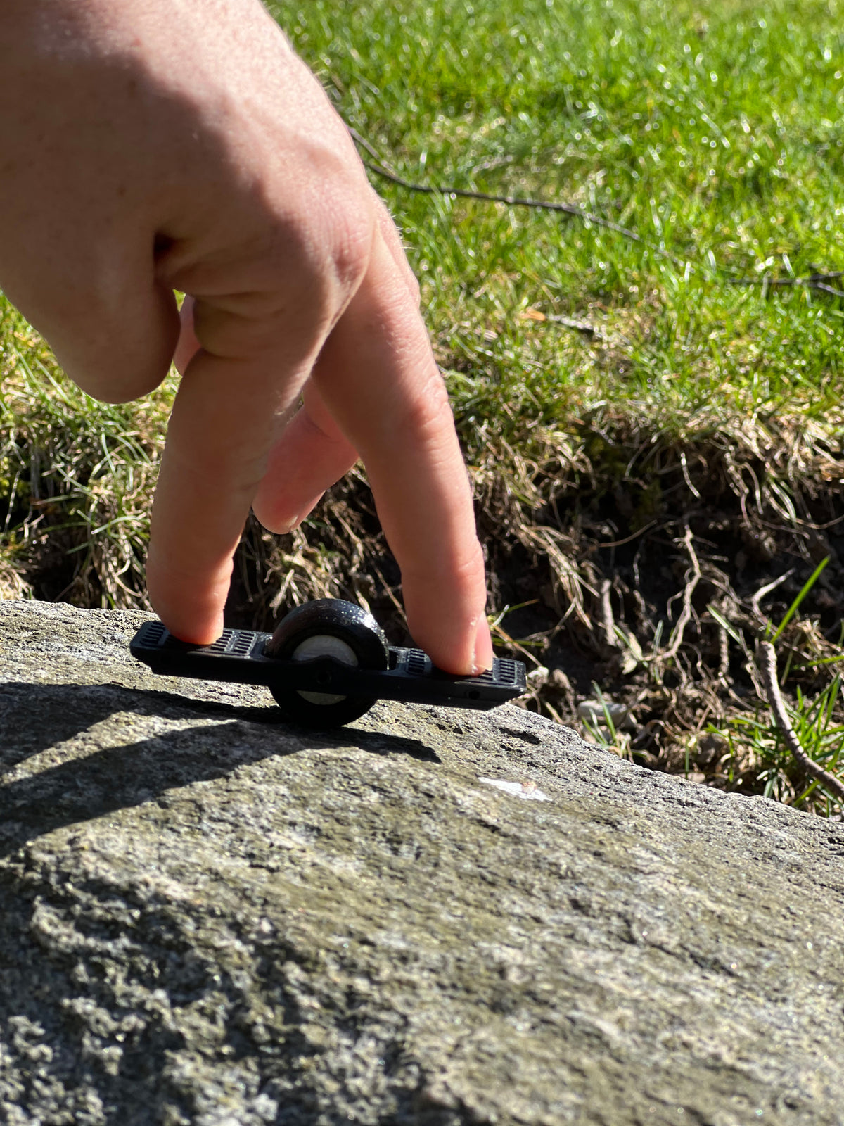 Mini OneWheel Figure / Finger Toy – MiniWheel
